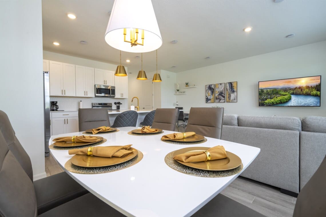 2a41c6b3fffb4bd4910821f2365296d2 LargeOriginal.jpg